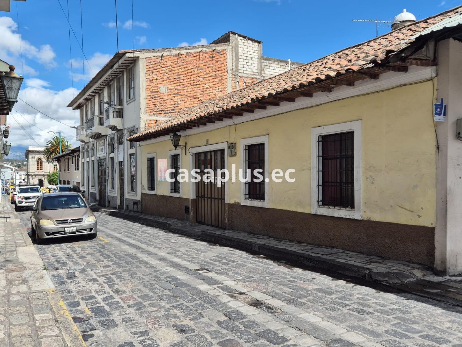 PROPIEDAD EN VENTA EN EL CENTRO DE LATACUNGA - 1