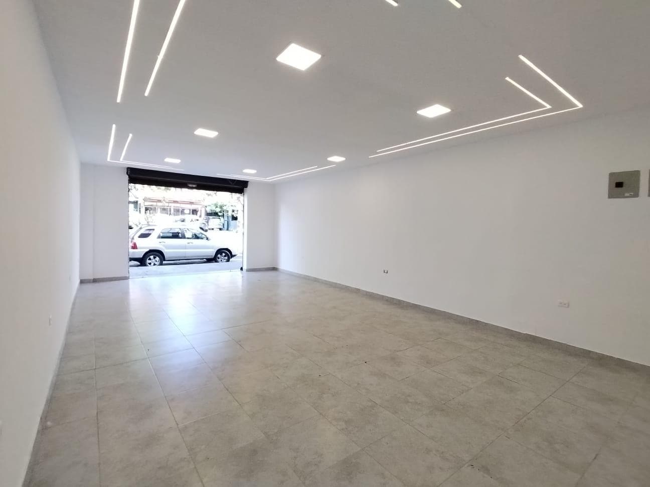 JV Sector Av. Real Audiencia..local comercial de renta a estrenar 60 m - 1