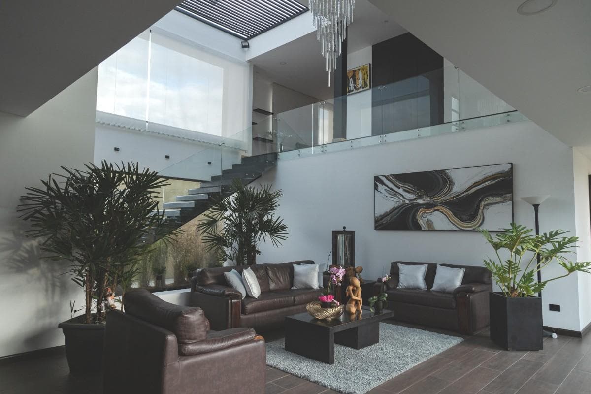 Casa Elegante y Amplia en Venta en Latacunga - 1