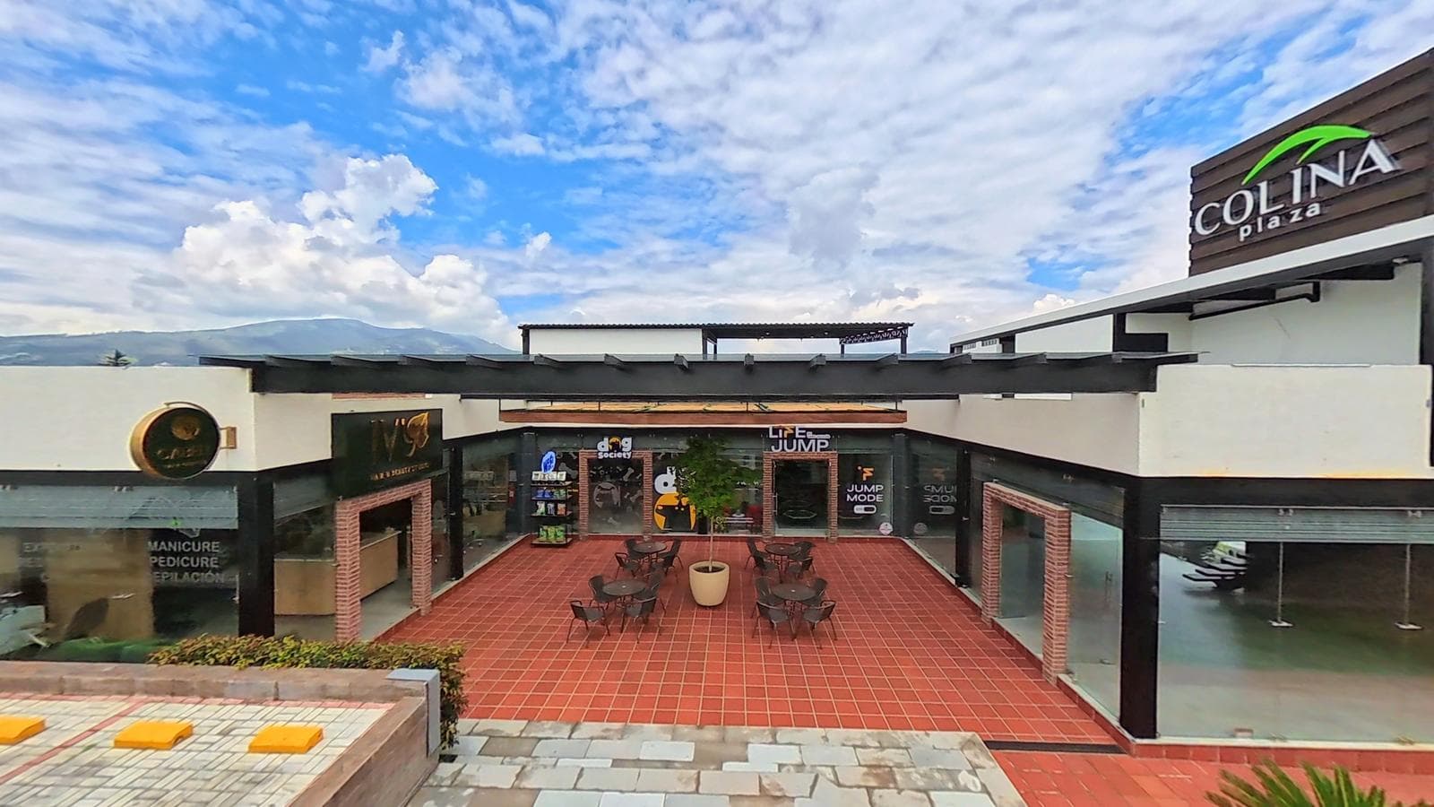 Local Comercial en Tumbaco - 1
