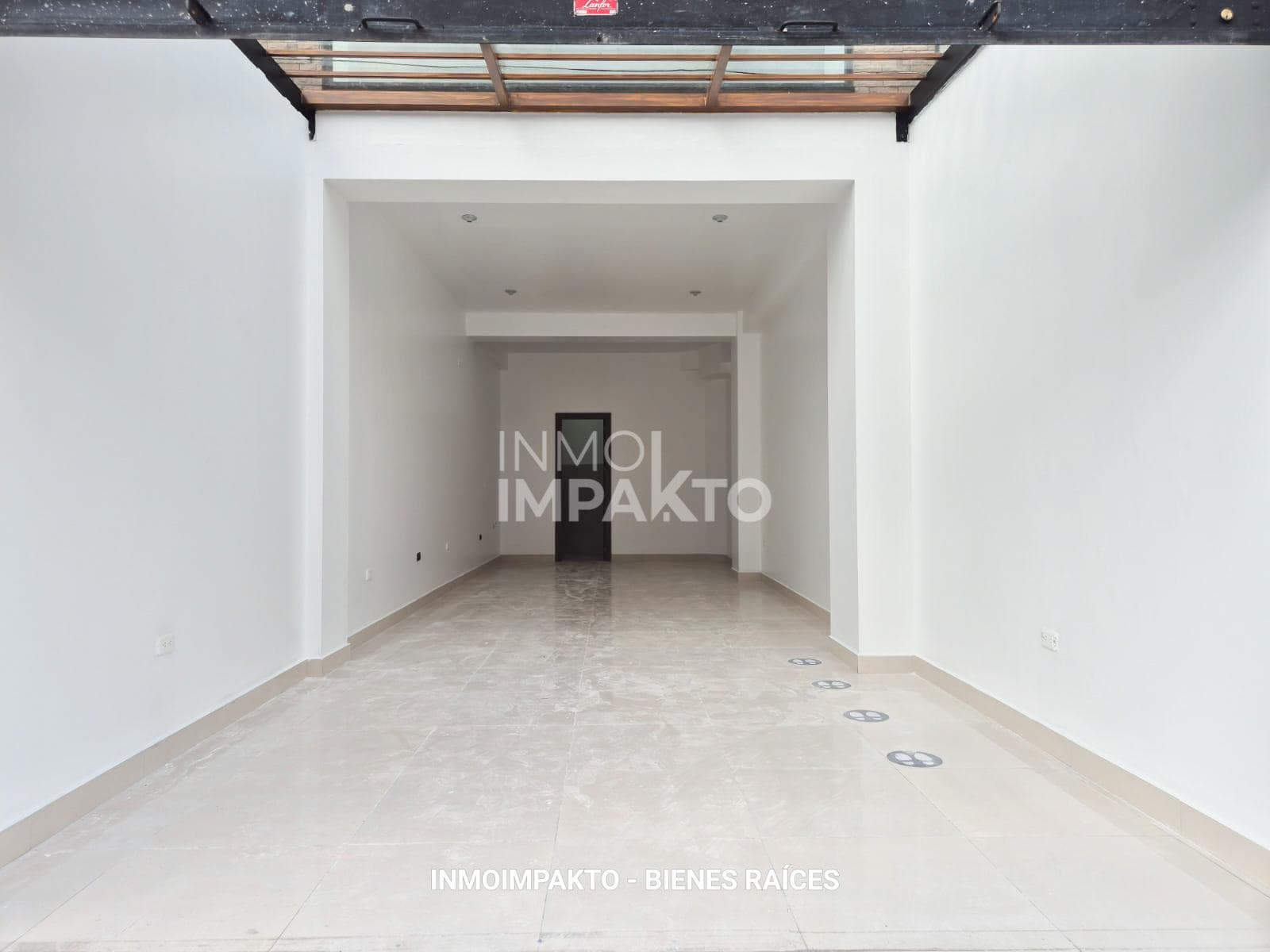 Local Comercial Planta Baja en Arriendo La Villaflora - 1