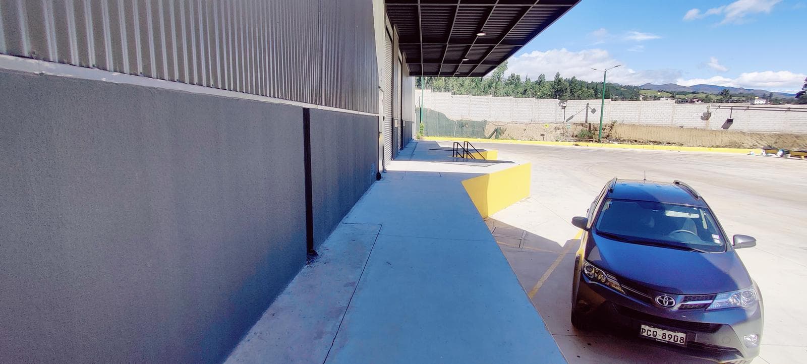 EN VENTA O RENTA EXCELENTE BODEGA DE USO INDUSTRIAL - 1