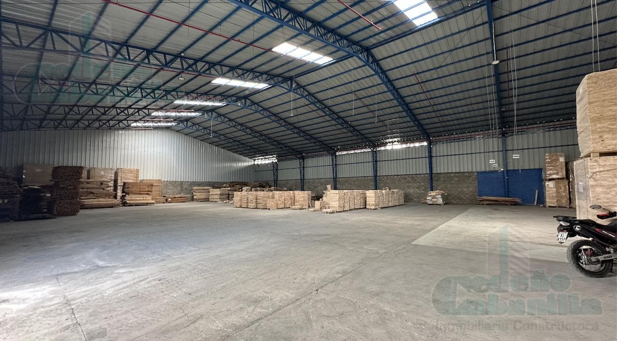 ALQUILER DE BODEGA DE ESTRENO EN LA VIA DURAN YAGUACHI - 1