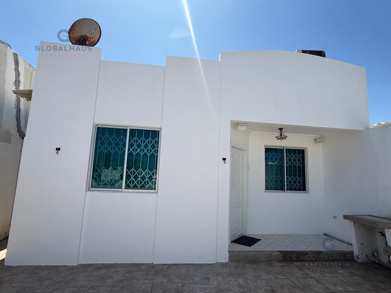 Venta de Casa en Punta Carnero, Santa Elena 3 Habitaciones P.A. - 1