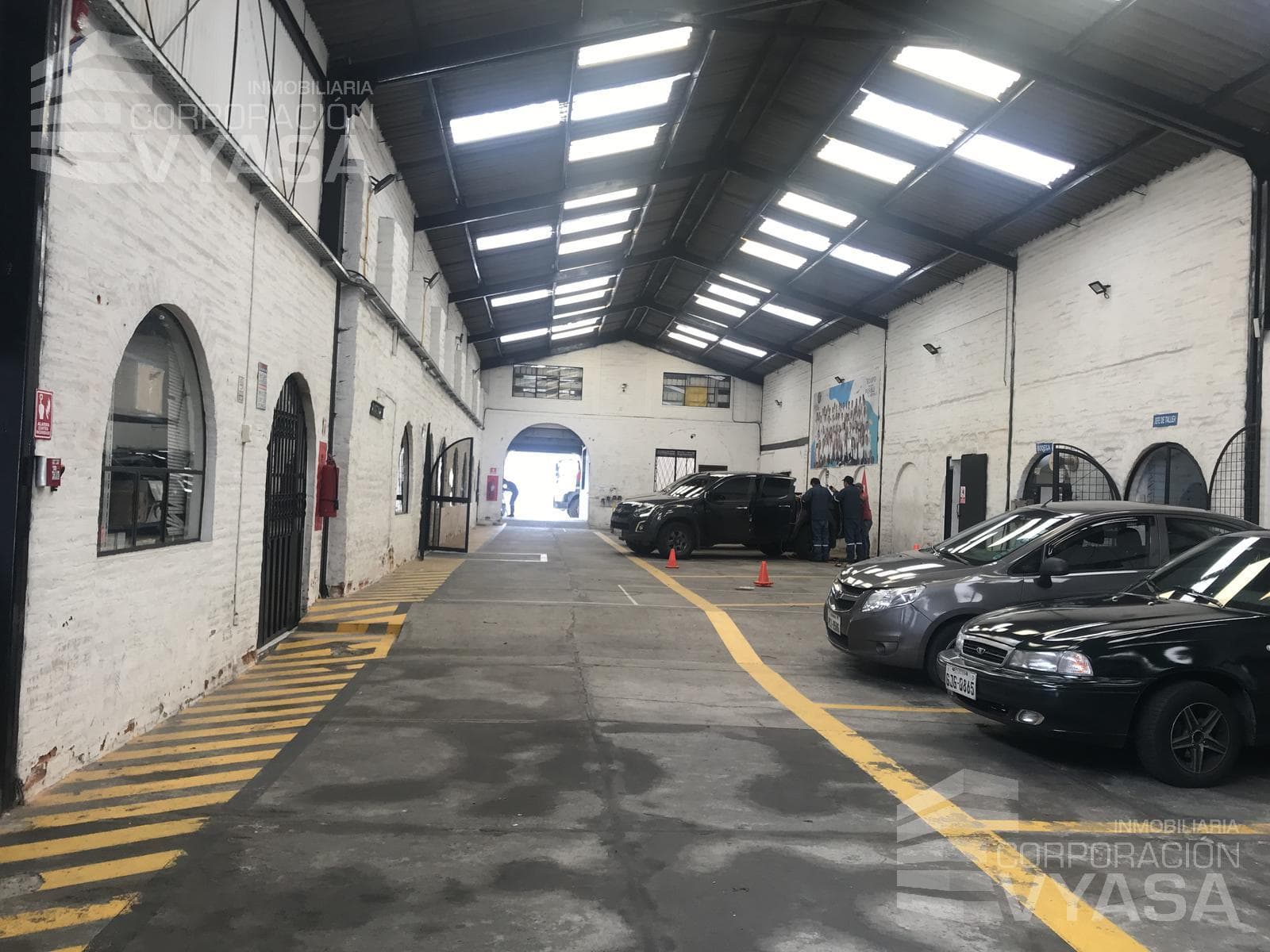 Gaspar de Villarroel, Arriendo amplia bodega 1780m2 con oficinas - 1