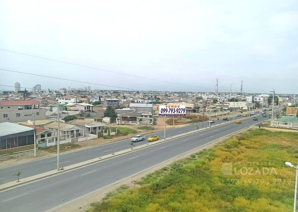 Terreno esquinero en Vía Salinas Carlos Espinoza larrea - 1