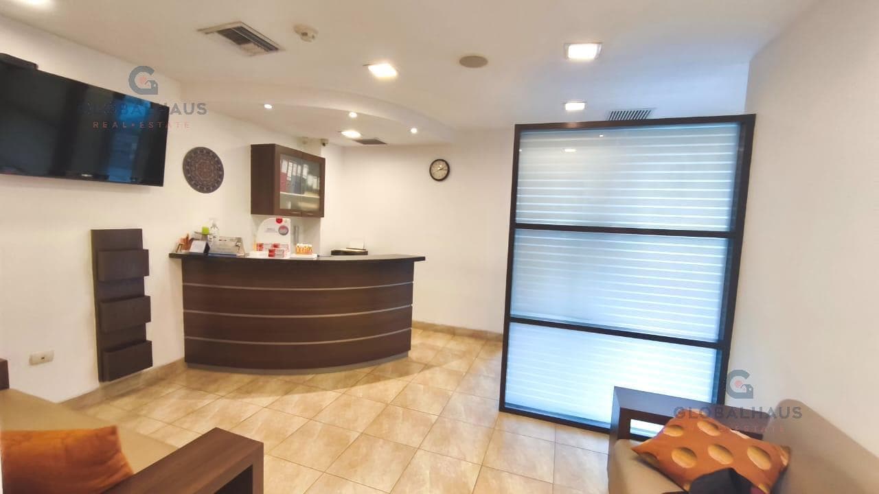 Alquiler de Oficina en Kennedy Amoblada, 60m2. J.C. - 1