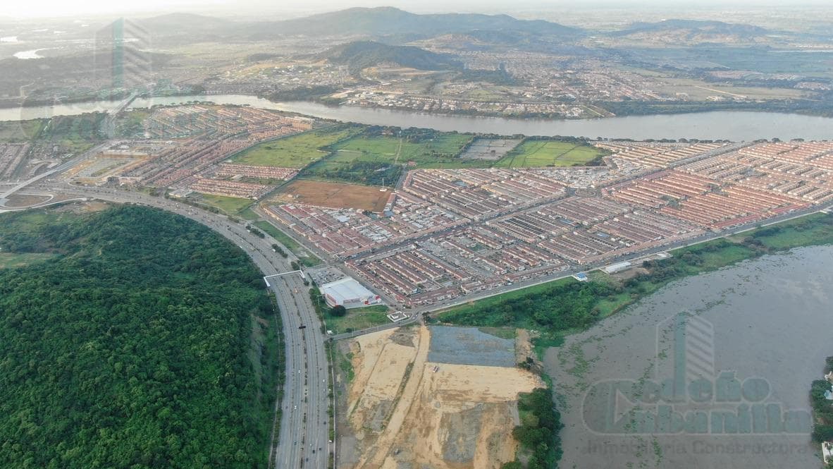 VENTA DE TERRENO A LA VIA Y AL RIO, AV NARCISA DE JESUS - 1