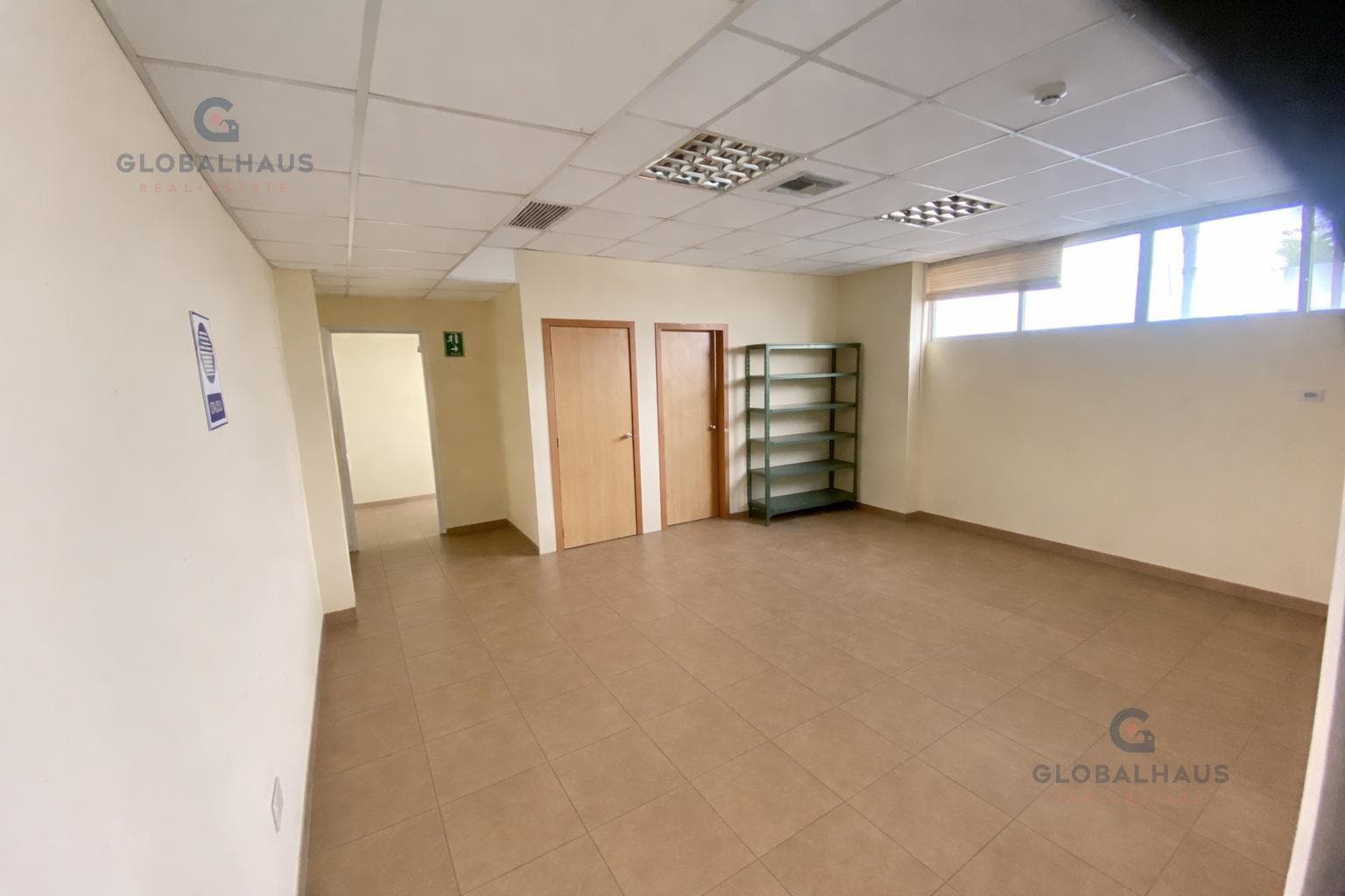 Alquiler de Oficina de 60 mt2 en Piso 2 en Atarzana. Z.R - 1