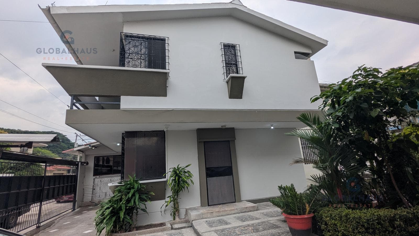 Casa en alquiler en Urdesa Norte, 3 habitaciones, conjunto residencial. M.A - 1