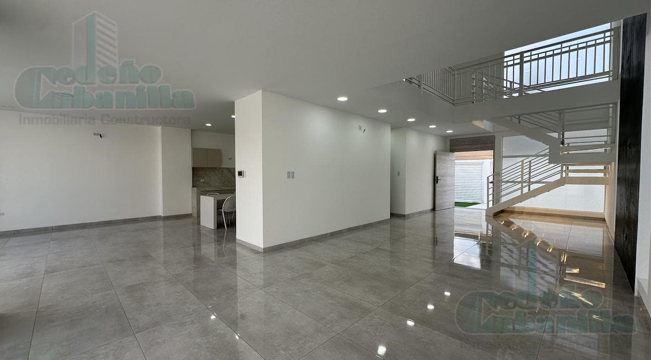 VENTA DE CASA ESQUINERA DE ESTRENO URBANIZACION LA PUNTILLA - 1