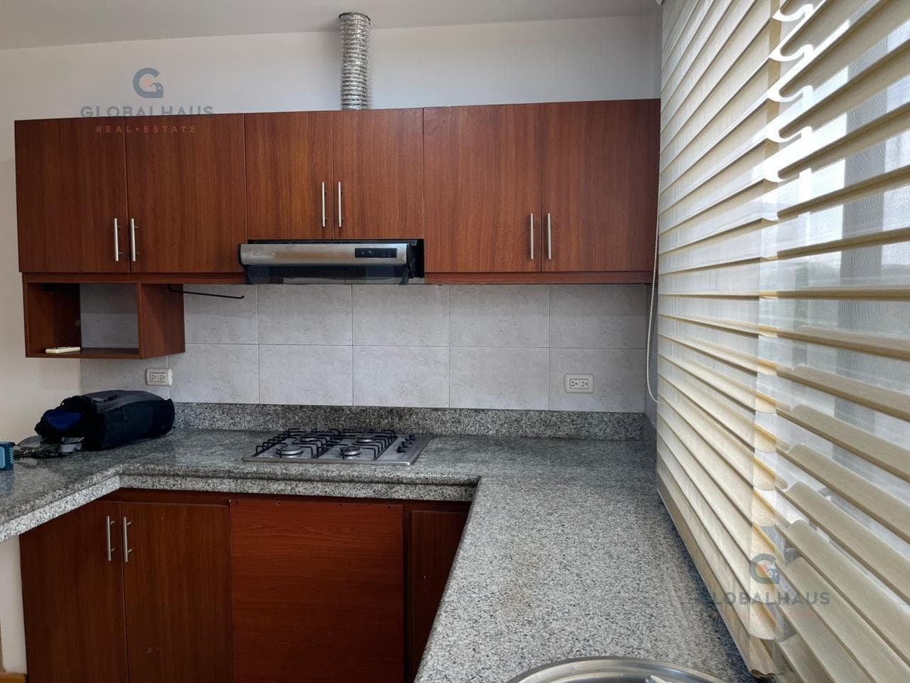 Departamento en Venta en Kennedy con 2 habitaciones - Calefón instalado. G.M. - 1