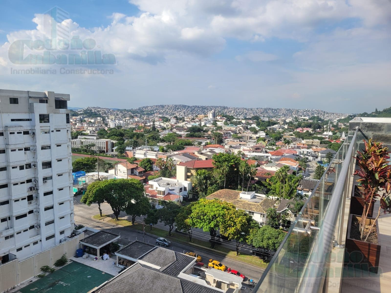 VENTA DE DEPARTAMENTO CON HERMOSA VISTA EN OLIVOS - 1