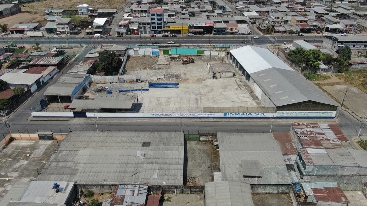 VENTA DE PROPIEDAD CON ANTEPROYECTO DE CENTRO COMERCIAL AL INGRESO DE QUEVEDO - 1