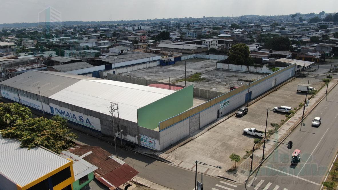 ALQUILER DE GALPON COMERCIAL AL INGRESO DE QUEVEDO - 1