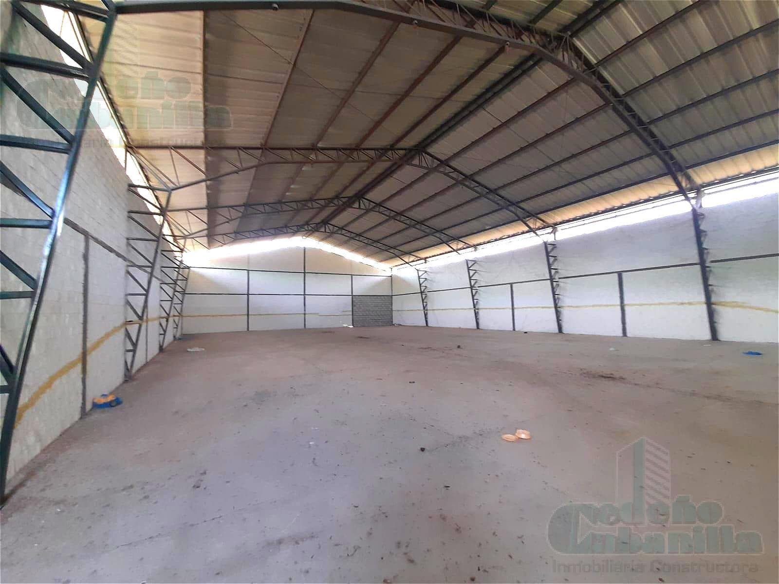 VENTA DE BODEGA EQUIPADA AL PIE DE AUTOPISTA EN MANABI - 1