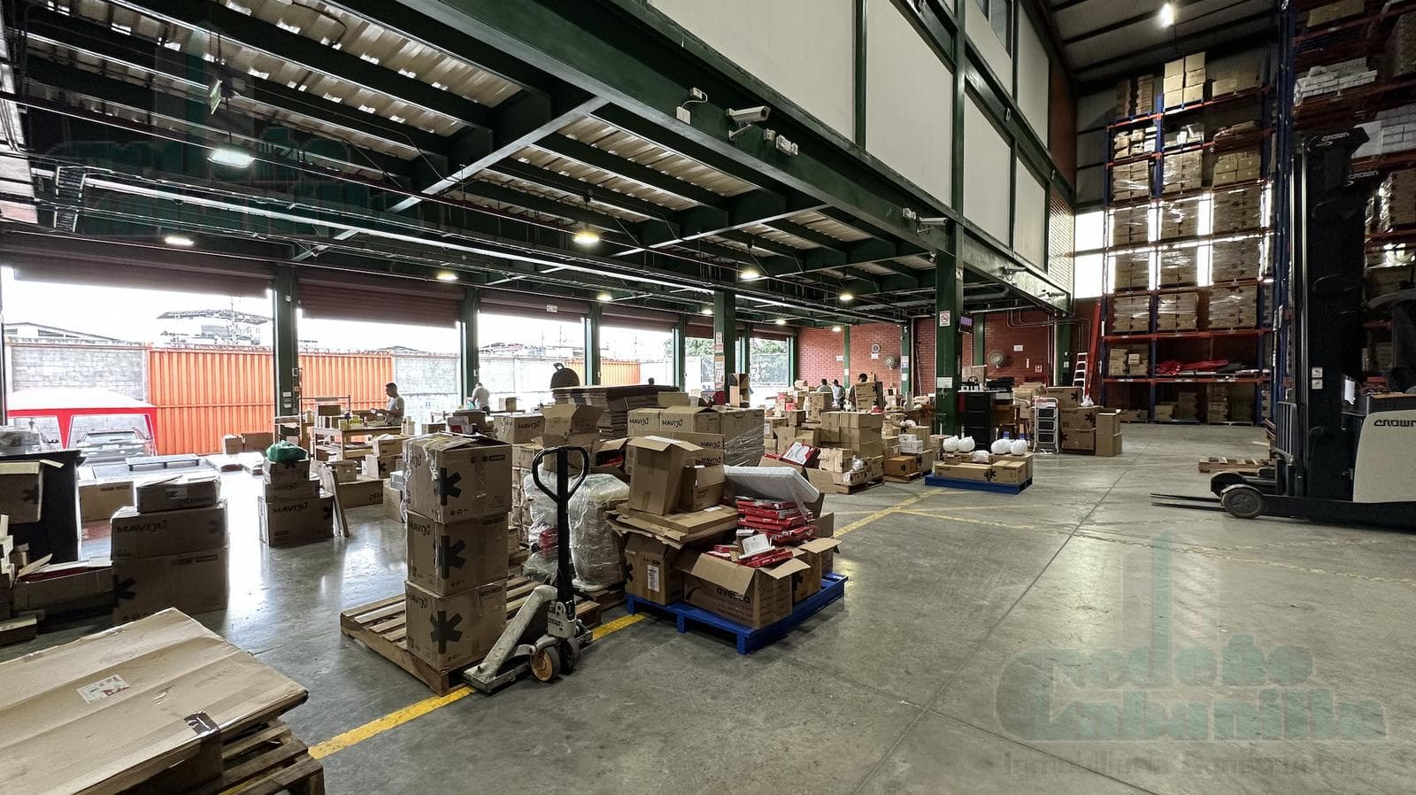 VENTA DE BODEGA CON AMPLIAS OFICINAS SECTOR INMACONSA - 1