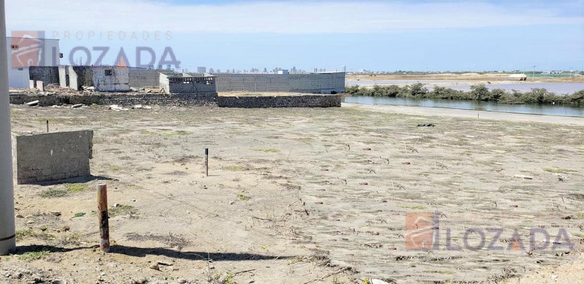 Terreno para laboratorio de larvas en Mar Bravo Salinas - 1