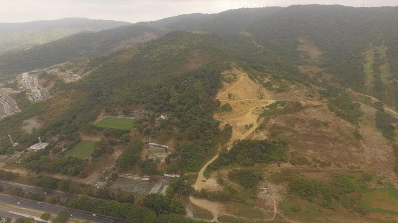 VENTA DE TERRENO SOBRE LA VIA A LA COSTA CON PENDIENTE POSITIVA - 1