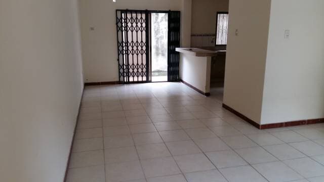 >> HERMOSA CASA DE VENTA MUCHO LOTE - 1