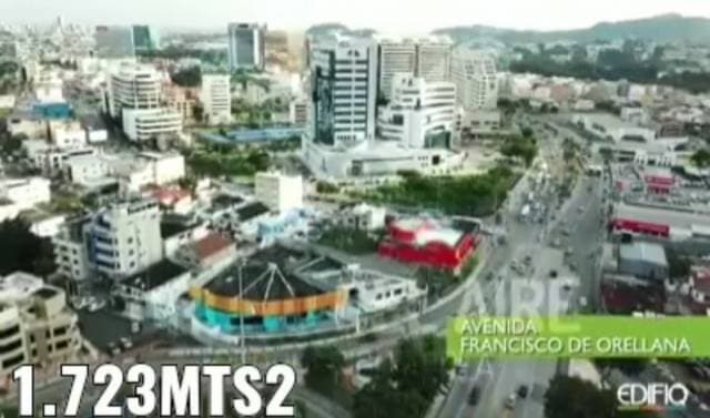 TERRENO ESQUINERO EN ZONA COMERCIAL DE GUAYAQUIL, ECUADOR FRENTE A MALL DEL SOL - 1